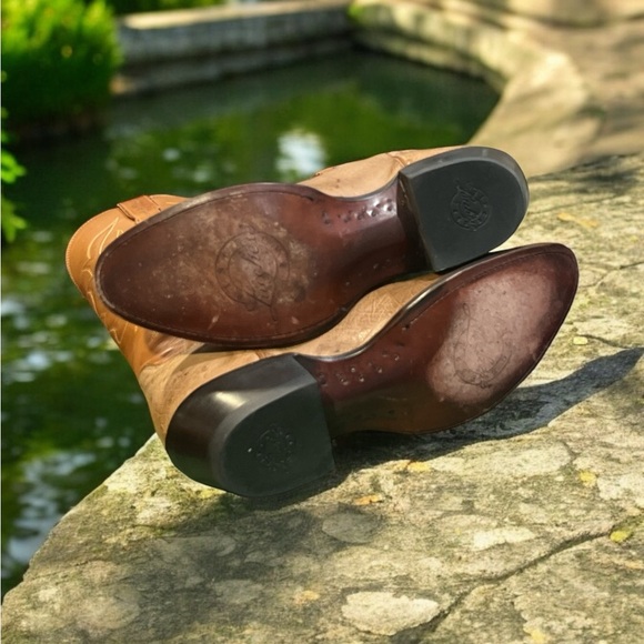 Lucchese 4035 tan smooth Ostrich Cowboy Boots Size 9.5D. - Picture 7 of 9